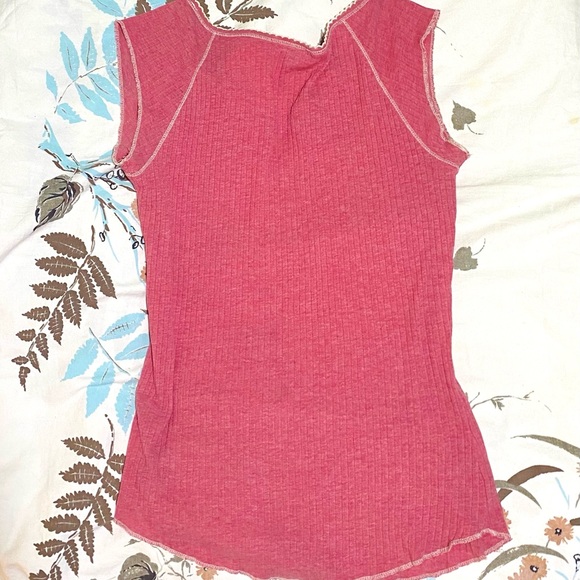 Beautiful vintage medium energie coral ribbed Henley top 🌷 - Picture 2 of 8